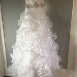 Galina size 6 wedding dress brand new